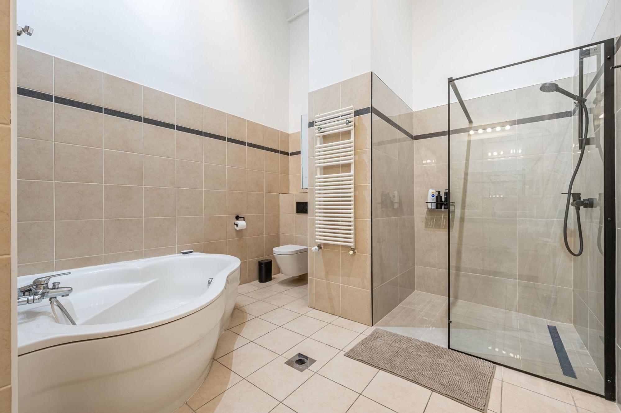 Andrassy 28, Next To Opera, Parking Appartamento *